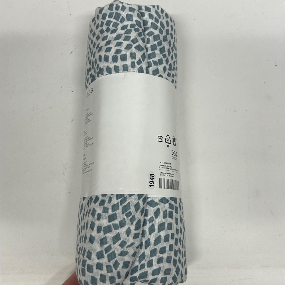 IKEA TRÄDKRASSULA Twin Duvet Cover in Blue and White - Picture 3 of 7